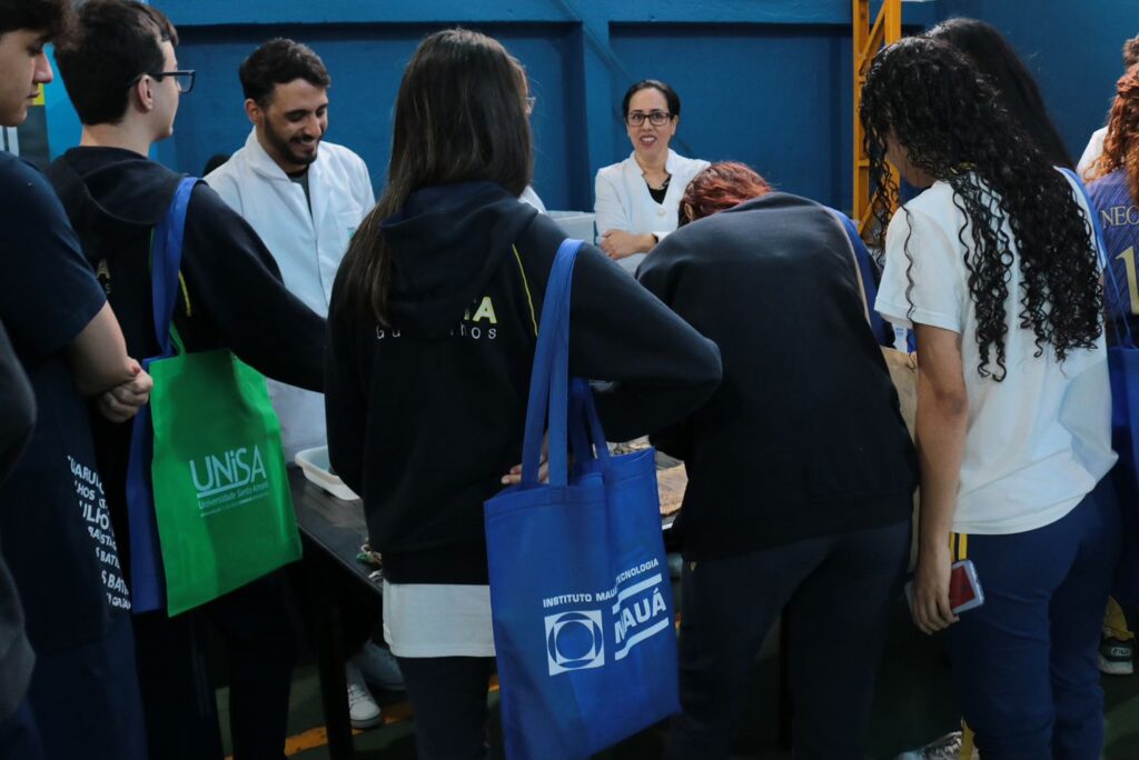 Instagram post from colegiobatistadeguarulhos. This post is in position 4.
